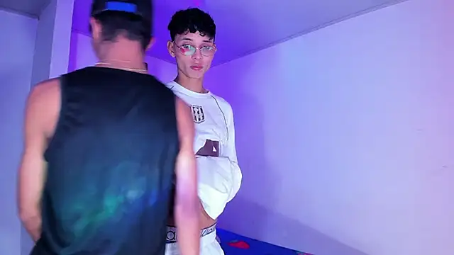 boyswantingplay online show from 6, 2, 2026