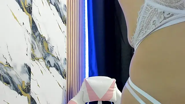 Snapshot of Scarlet_DLuce chatting on 28, 11, 2025 Scarlet DLuce online show from 28, 11, 2025