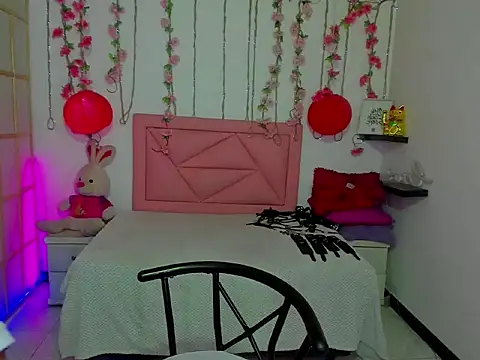 Snapshot of kataleya_bella chatting on 24, 10, 2025 kataleya bella online show from 24, 10, 2025