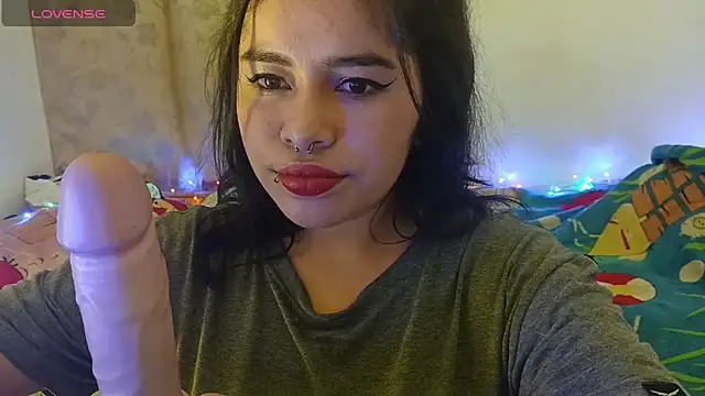 Snapshot of Magic_Alicee_ chatting on 8, 11, 2025 Magic Alicee online show from 8, 11, 2025