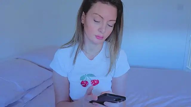 Lovelavender  online show from 18, 3, 2026