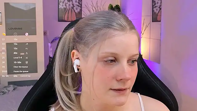 ShineJoan online show from 21, 11, 2025