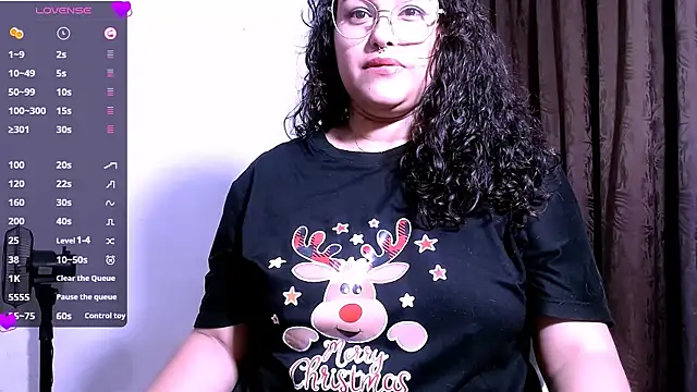 Snapshot of mira_cherry02 chatting on 17, 11, 2025 mira cherry02 online show from 17, 11, 2025
