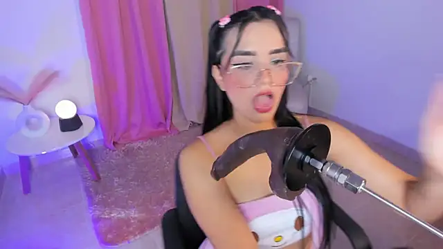 Snapshot of laana_foxx chatting on 4, 11, 2025 laana foxx online show from 4, 11, 2025