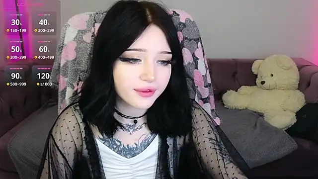 Snapshot of Emma_Kirks chatting on 15, 12, 2025 Emma Kirks online show from 15, 12, 2025