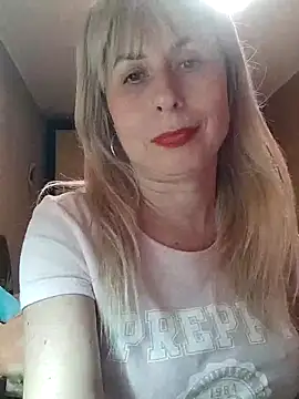 SelinaLovqx online show from 18, 12, 2025