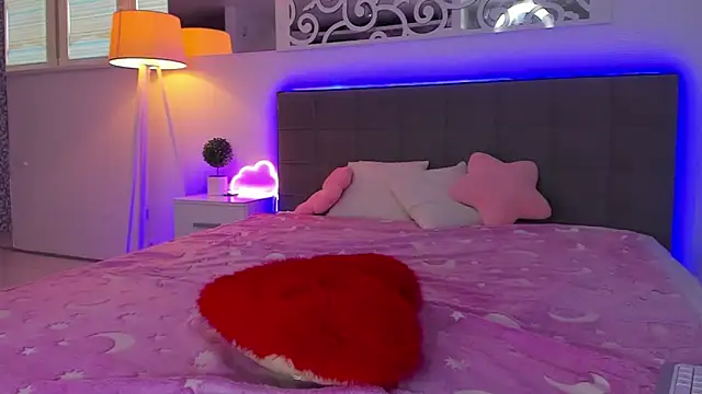 LuisaClover online show from 9, 2, 2026