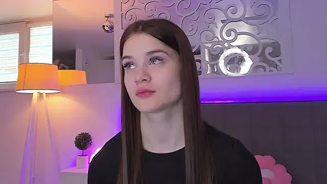 LuisaClover online show from 7, 3, 2026