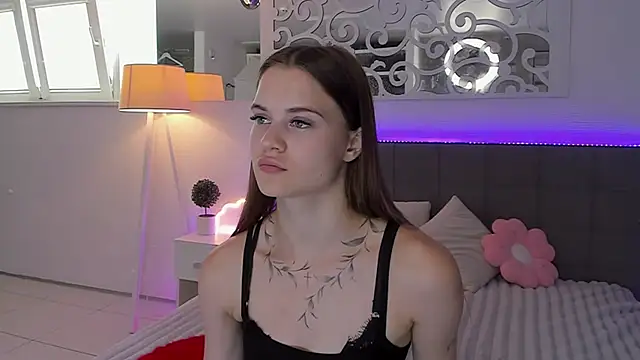LuisaClover online show from 10, 7, 2026