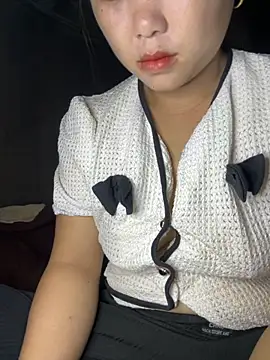 Snapshot of love_pusy09 chatting on 24, 10, 2025 love pusy09 online show from 24, 10, 2025