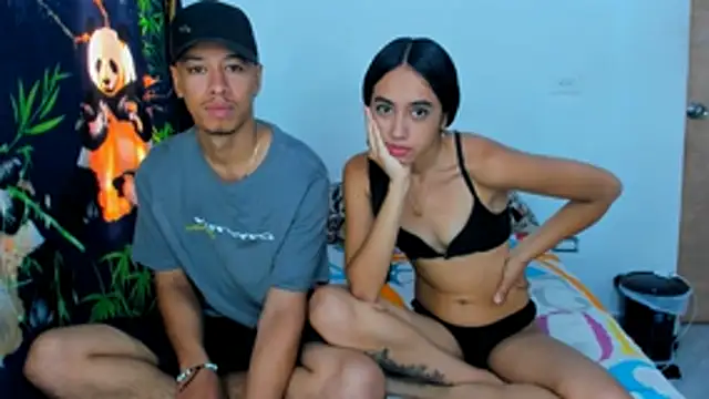 Snapshot of karoll_and_erik chatting on 11, 11, 2025 karoll and erik online show from 11, 11, 2025