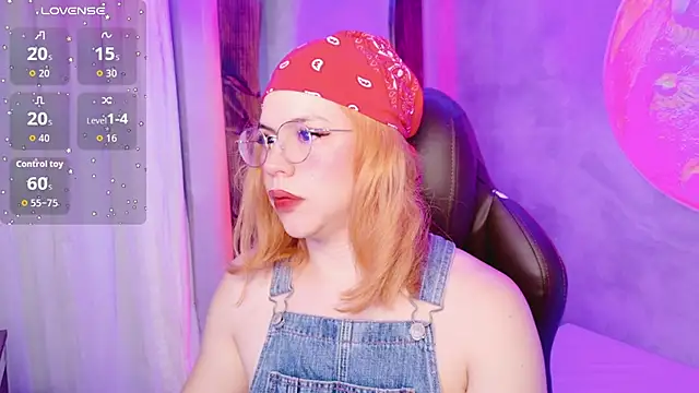 sussiestrawberry online show from 28, 11, 2025