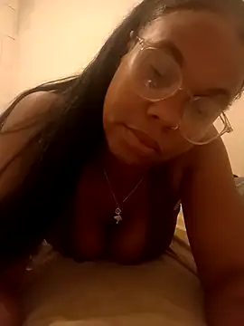 Snapshot of Prettahsantos29 chatting on 10, 11, 2025 Prettahsantos29 online show from 10, 11, 2025