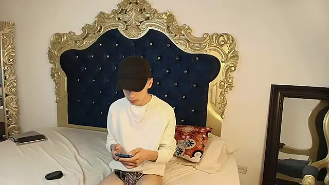 Snapshot of Sebastian_Reed chatting on 30, 10, 2025 Sebastian Reed online show from 30, 10, 2025