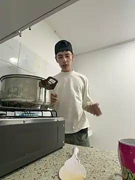 Snapshot of Sebastian_Reed chatting on 4, 2, 2026 Sebastian Reed online show from 4, 2, 2026