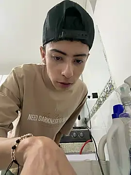 Snapshot of Sebastian_Reed chatting on 10, 2, 2026 Sebastian Reed online show from 10, 2, 2026