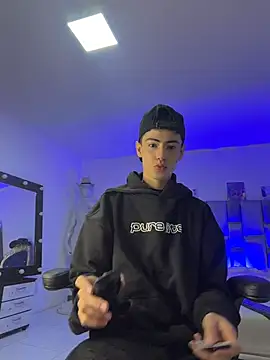 Snapshot of Sebastian_Reed chatting on 17, 2, 2026 Sebastian Reed online show from 17, 2, 2026