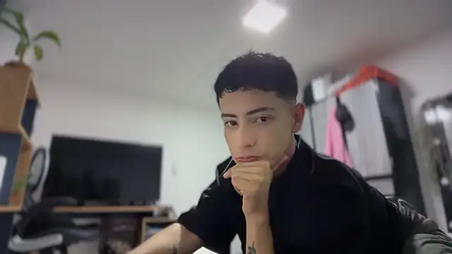 Snapshot of Sebastian_Reed chatting on 27, 2, 2026 Sebastian Reed online show from 27, 2, 2026