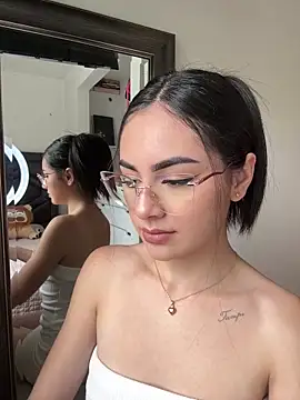 IslaCole online show from 5, 1, 2026