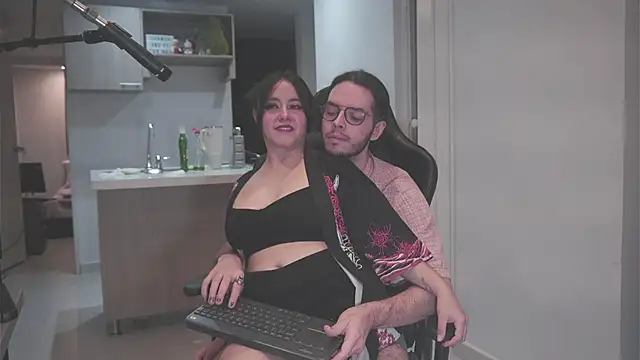 Snapshot of dan_and_daya chatting on 13, 11, 2025 dan and daya online show from 13, 11, 2025