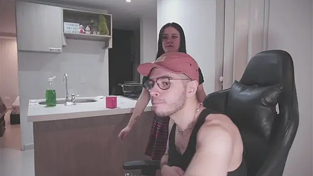 Snapshot of dan_and_daya chatting on 18, 11, 2025 dan and daya online show from 18, 11, 2025