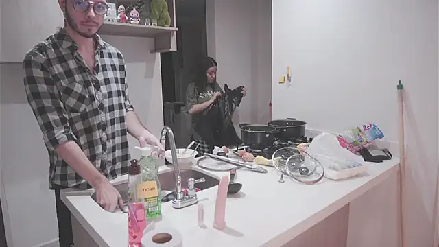 Snapshot of dan_and_daya chatting on 24, 11, 2025 dan and daya online show from 24, 11, 2025