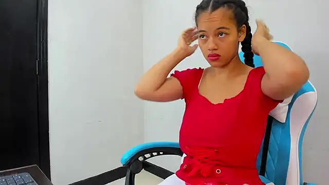 Snapshot of agata18_ chatting on 12, 11, 2025 agata18 online show from 12, 11, 2025