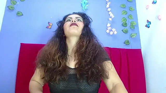 Snapshot of amara_leoncm chatting on 3, 11, 2025 amara leoncm online show from 3, 11, 2025