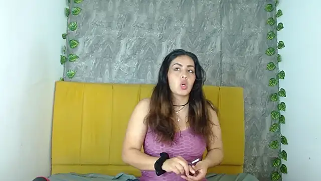 Snapshot of amara_leoncm chatting on 7, 11, 2025 amara leoncm online show from 7, 11, 2025