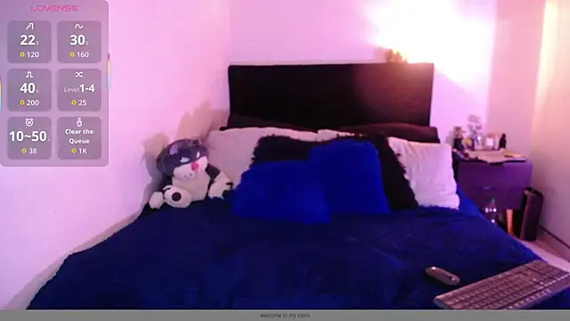 Snapshot of SharonSalazar chatting on 14, 11, 2025 SharonSalazar online show from 14, 11, 2025