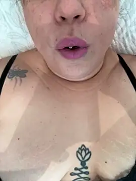 Snapshot of Rheetnena1 chatting on 21, 3, 2026 Rheetnena1 online show from 21, 3, 2026