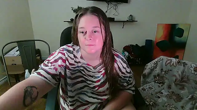 Artgirlie31 online show from 2, 11, 2025