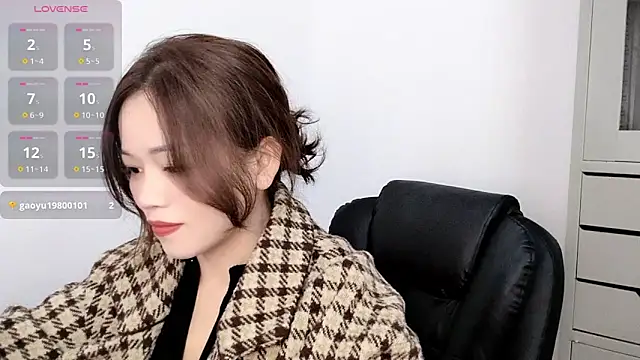 Ella-61 online show from 5, 11, 2025