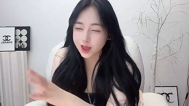 Love-hanzaizai718 online show from 17, 11, 2025