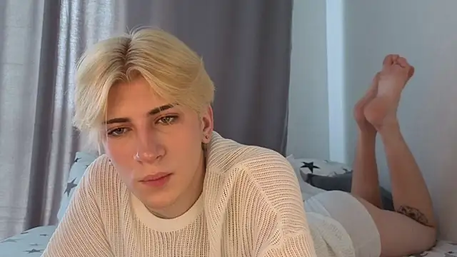 Oliver star boy  online show from 16, 5, 2026