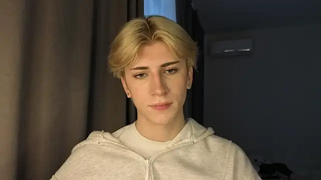Oliver star boy  online show from 25, 5, 2026
