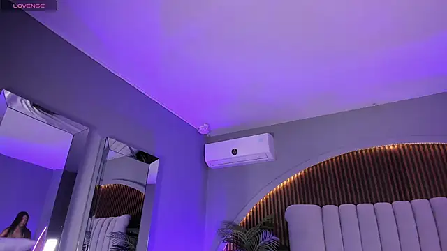 AmyColman  online show from 16, 2, 2026