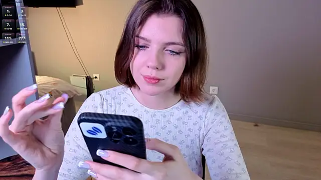 PollyRouge   online show from 4, 2, 2026