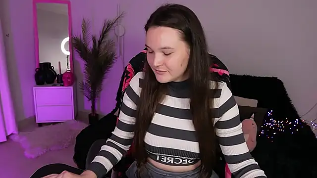 Snapshot of NikolFelix chatting on 27, 10, 2025 NikolFelix online show from 27, 10, 2025