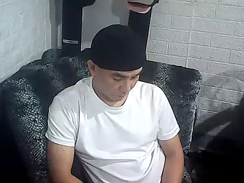 Snapshot of yourasiandesire69 chatting on 3, 12, 2025 yourasiandesire69 online show from 3, 12, 2025