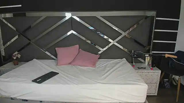 ScarlettParker online show from 2, 11, 2025