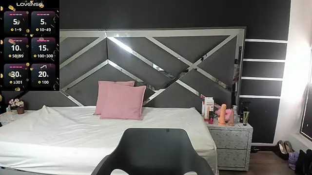 ScarlettParker online show from 13, 11, 2025