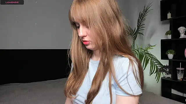 Snapshot of TessaStruble chatting on 9, 11, 2025 TessaStruble online show from 9, 11, 2025