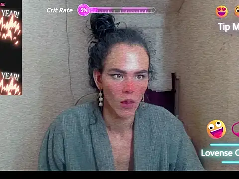 Snapshot of goddes_alissa chatting on 24, 10, 2025 goddes alissa online show from 24, 10, 2025