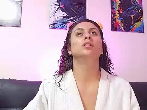 Caroline Jons online show from 19, 11, 2025