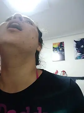 Caroline Jons online show from 2, 12, 2025