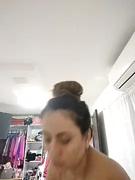 Caroline Jons online show from 3, 12, 2025