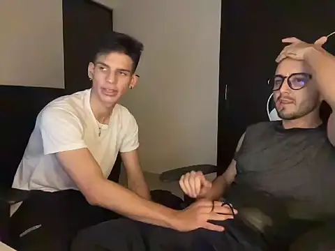 Snapshot of lionandreough chatting on 27, 10, 2025 lionandreough online show from 27, 10, 2025