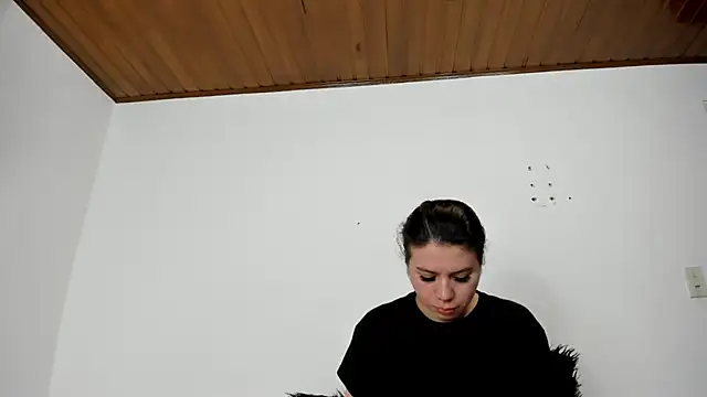 Snapshot of Vanessa_Martinz chatting on 14, 11, 2025 Vanessa Martinz online show from 14, 11, 2025