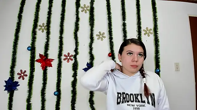 Snapshot of Vanessa_Martinz chatting on 19, 11, 2025 Vanessa Martinz online show from 19, 11, 2025